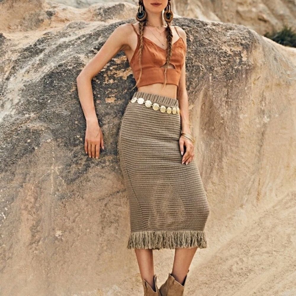 Chain Detail Fringe Hem Skirt - Picture 3 of 7